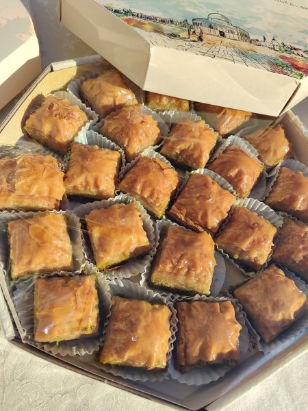 بقلاوة بالفستق الحلبي بدون سكر مضاف 1100غم